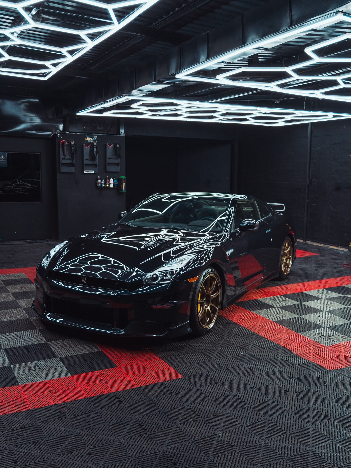 Nissan Skyline GT-R en el taller de CarLab